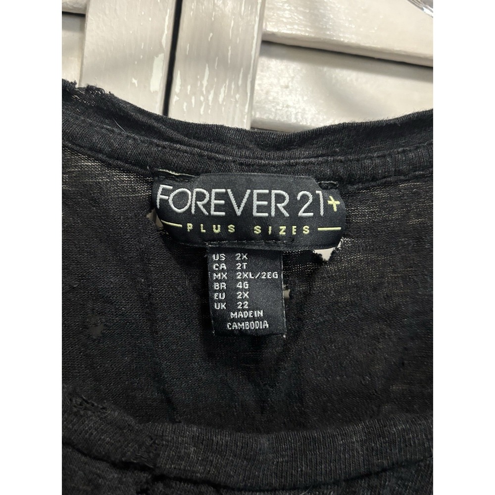 Forever 21 Black Boxy Distressed T-shirt Size 2X Short Sleeve Womens Soft Casual - Picture 2 of 5